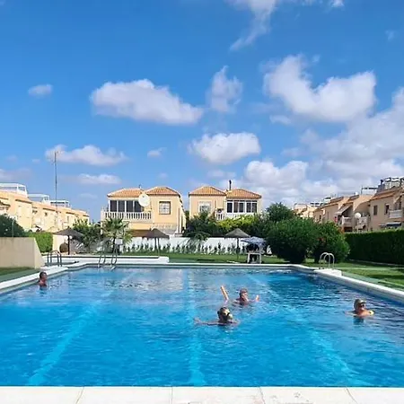 Avec Piscine Holiday home
