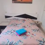بيت للعطل Avec Piscine *