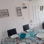 Avec Piscine بيت للعطل *