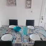 Avec Piscine بيت للعطل *