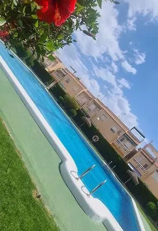 Avec Piscine بيت للعطل *